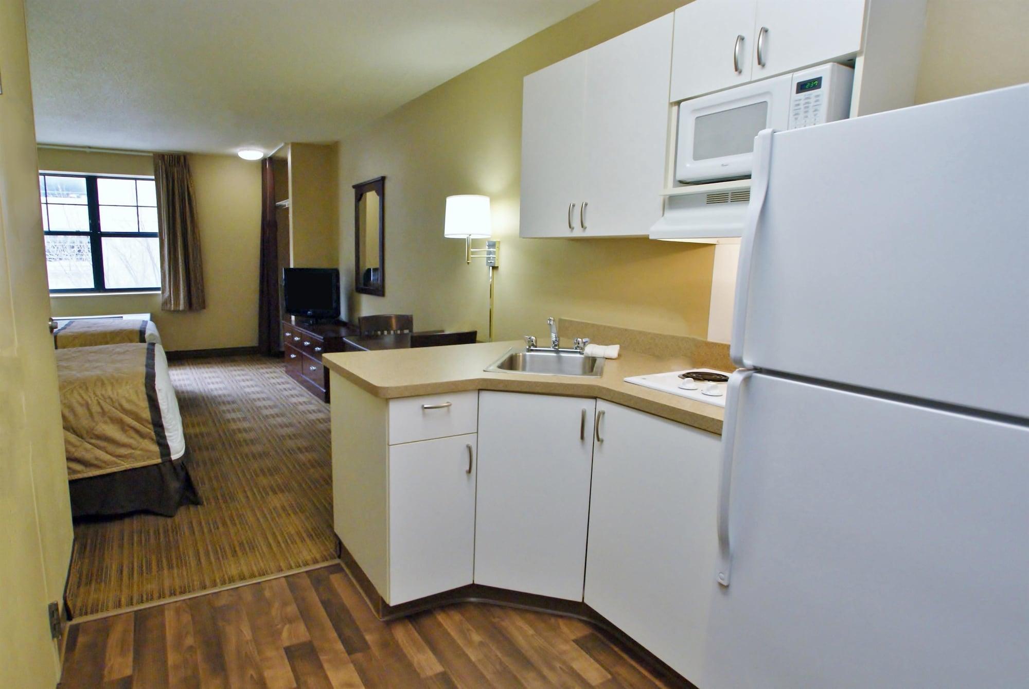 Extended Stay America Suites - Detroit - Southfield - I-696 Farmington Hills Exterior photo